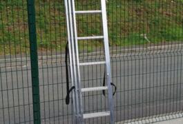 Location outil Échelle pliante Transformable près de Écouen