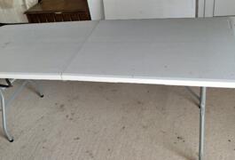 Location outil Table  près de Saint-Martin-du-Limet