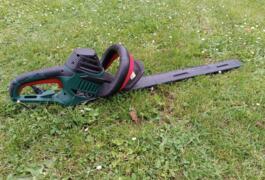 Location outil Taille haie électrique près de Civry-la-Forêt