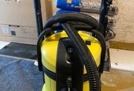 Location outil Shampouineuse  Karcher près de Melesse