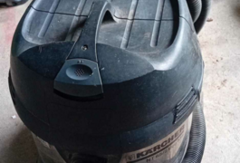 Location outil Aspirateur eau poussière électrique Karcher près de Torcy-et-Pouligny