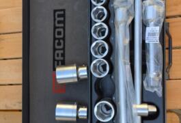 Location outil Coffret clés à douilles Coffret Facom près de Guillonville