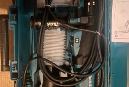 Location outil Perforateur électrique Makita près de Saint-Priest-en-Jarez
