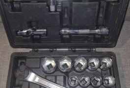 Location outil Coffret clés à douilles Coffret près de Clermont-Ferrand
