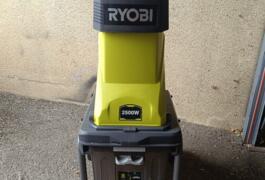 Location outil Broyeur de végetaux électrique Ryobi près de Ambérieu-en-Bugey