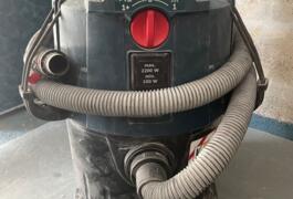 Location outil Aspirateur eau poussière électrique Bosch près de La Seyne-sur-Mer