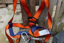 Location outil Kit harnais anti chute  près de Champlan