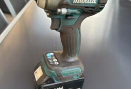 Location outil Clé à choc électrique Makita près de Le Lion-d'Angers
