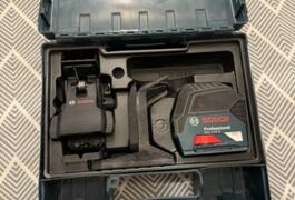 Location outil Niveau laser  Bosch près de Croix
