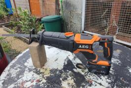 Location outil Loue scie sabre AEG en 18V  Aeg près de Couesmes vauce