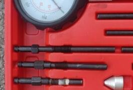 Location outil Compressiomètre Testeur de compression pour moteurs Diesel  près de Loivre