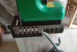 Location outil Broyeur de végetaux électrique près de Touille