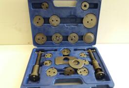 Location outil Repousse piston frein  près de Chalou-Moulineux