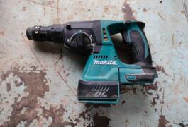 Location outil Perforateur burineur électrique Makita près de Roisey