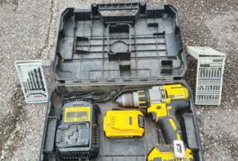 Location outil Visseuse perceuse Sans-fil Dewalt près de Entrelacs