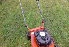 Location outil Tondeuse à gazon Thermique Husqvarna près de Libercourt