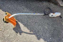 Location outil Coupe bordure électrique Stihl près de Le Versoud