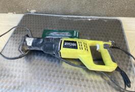 Location outil Scie sabre électrique Ryobi près de Haux