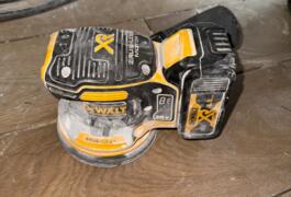 Location outil Ponceuse électrique Dewalt près de Lignieres les roye