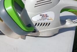 Location outil Taille haie électrique près de Fontaine-sur-Somme