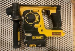 Location outil Perforateur électrique Dewalt près de Montlhéry