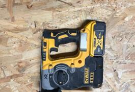 Location outil Perforateur à percussion électrique Dewalt près de Montpellier