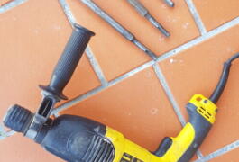 Location outil Perforateur burineur électrique Dewalt près de Cugnaux
