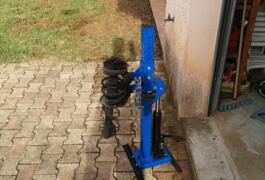 Location outil Compresseur amortisseur Hydraulique près de Les Arcs