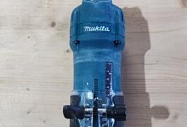 Location outil Affleureuse électrique Makita près de Domalain