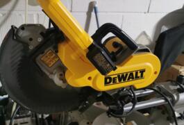 Location outil Scie à onglet DeWalt  Dewalt près de Étiolles
