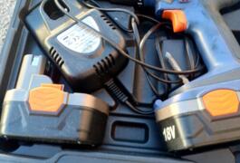 Location outil Perceuse visseuse Sans-fil près de La garde