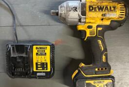 Location outil Clé à choc électrique Dewalt près de Baneins