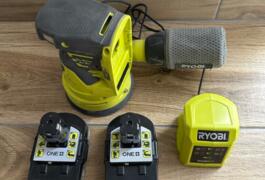 Location outil Ponceuse excentrique électrique Ryobi près de Méry-sur-Oise