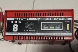 Location outil Chargeur de batterie électrique près de Bordeaux