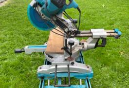 Location outil Scie à onglet radiale sur table électrique Makita près de Cézac