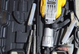 Location outil Marteau piqueur électrique près de Cérences