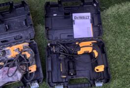 Location outil Perceuse à percussion électrique Dewalt près de Livry gargan