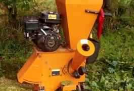 Location outil Broyeur à branche Thermique près de Ploumilliau