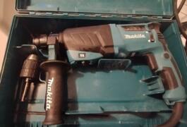 Location outil Perforateur burineur électrique Makita près de Chelles