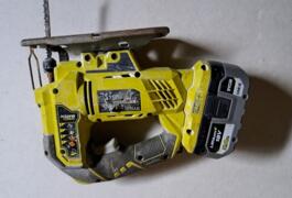 Location outil Scie sauteuse Sans-fil Ryobi près de Thue et mue