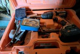 Location outil Perceuse visseuse Sans-fil près de Thue et mue