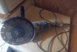 Location outil Meuleuse disqueuse 230mm Makita près de Sommières