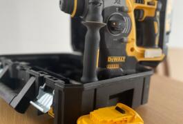 Location outil Perceuse à percussion Sans-fil Dewalt près de Nantes