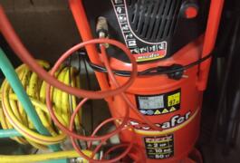 Location outil Compresseur électrique près de Médréac