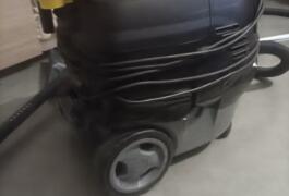 Location outil Aspirateur Karcher NT 25  Karcher près de Angoulins