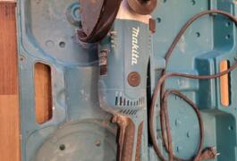 Location outil Meuleuse MAKITA 2200W Ø 230mm - coffret + disque  Makita près de Draveil