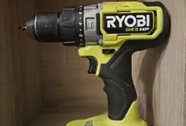 Location outil Visseuse perceuse percussion Sans-fil Ryobi près de Liesse-Notre-Dame
