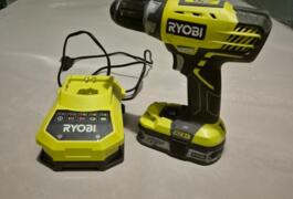 Location outil Visseuse perceuse Sans-fil Ryobi près de Montévrain