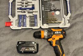Location outil Perceuse à percussion Sans-fil Aeg près de Frontignan