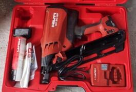 Location outil Cloueuse Gaz Hilti près de Challans